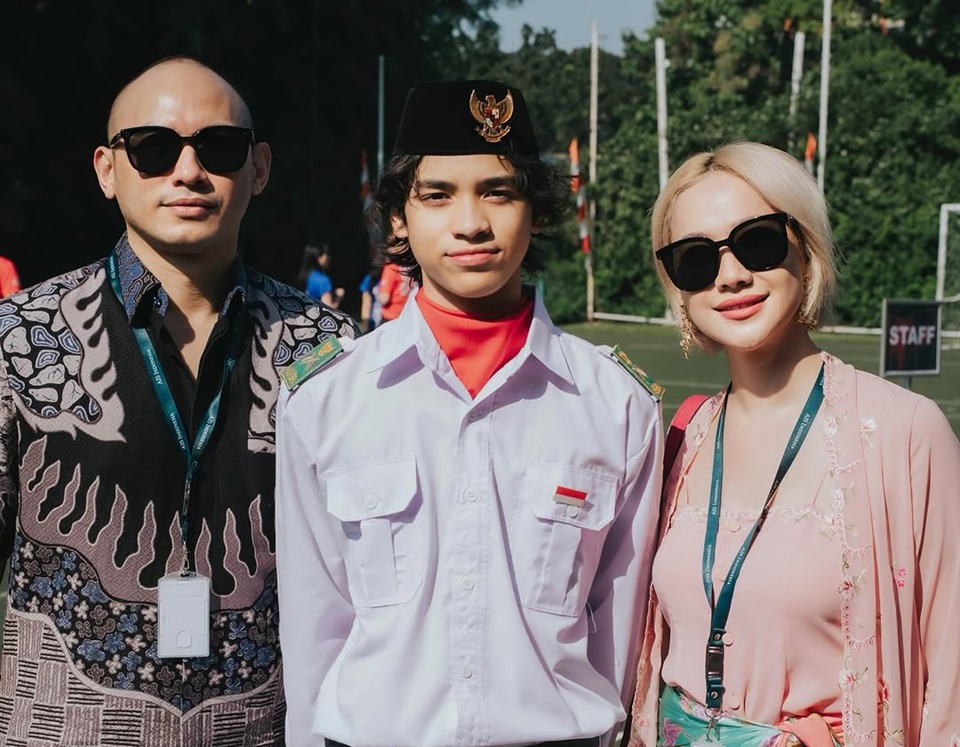 Bunga Citra Lestari Bangga Putranya Pimpin Upacara Kemerdekaan [Instagram]